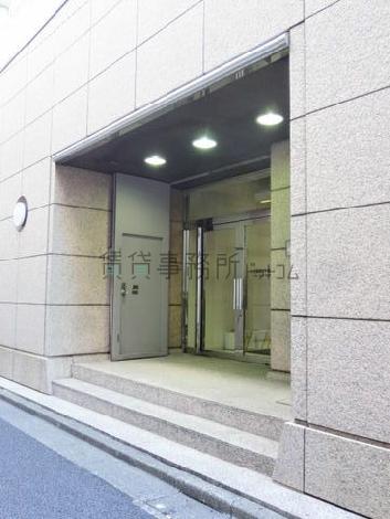 側面通りにある通用口