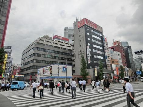 田町駅西口駅前にあります