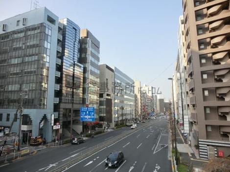 桜田通りの陸橋から撮影しています