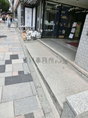 正面玄関