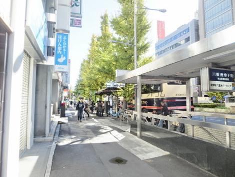 八重洲地下街への連絡出入り口が目の前にございます