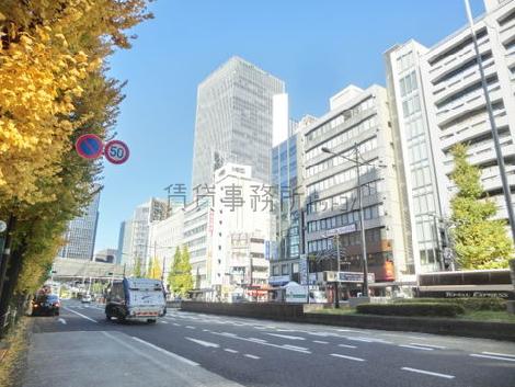 東京駅へ連絡します