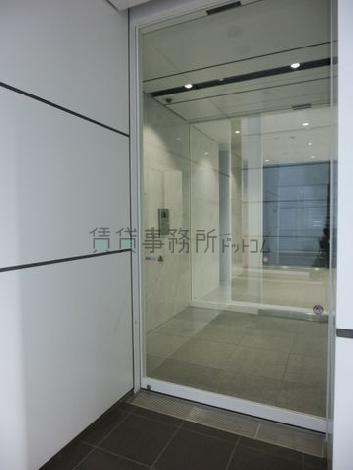 正面玄関
