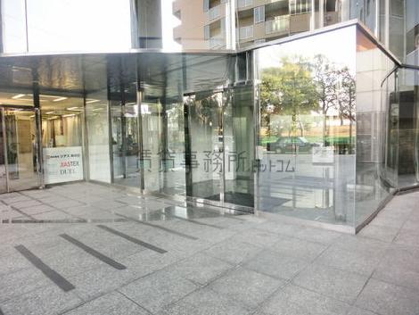 広々としたエントランス入り口