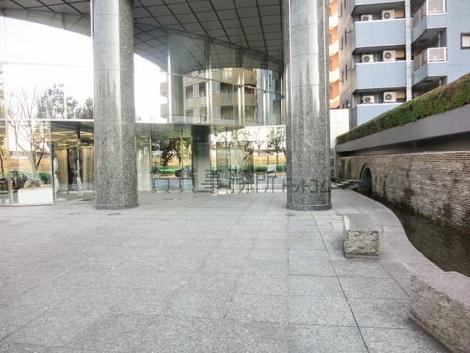 広く敷地が使われています
