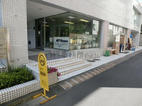 正面玄関