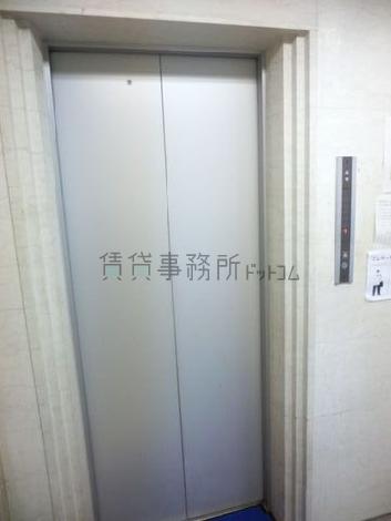６人乗りのエレベーターです