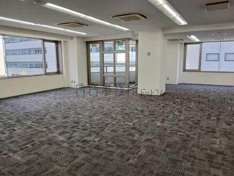 TK新都心ビルの室内