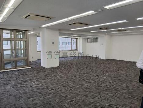 TK新都心ビルの室内