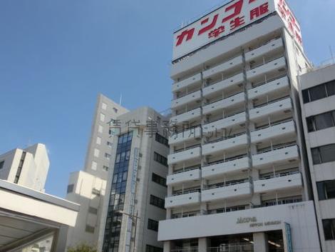 駅前にあり目立ちます
