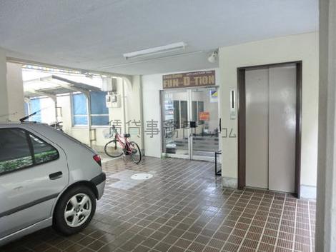 メインフロアは奥に展開されています