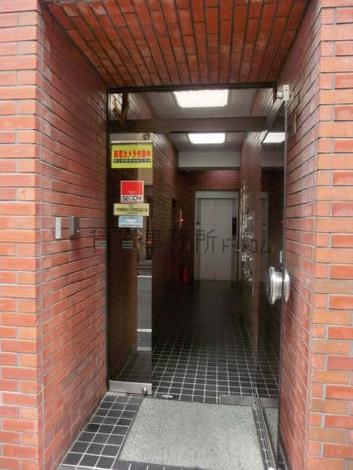 物件の正面玄関