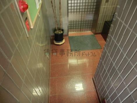 清潔感あるエントランス