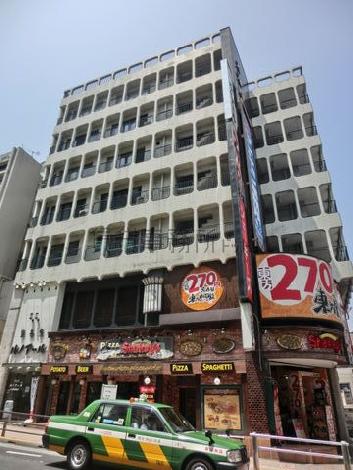 建物正面です