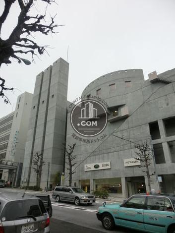 神宮前レーサムビルの外観写真