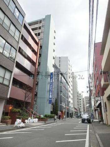 東日本橋駅方面へアクセスする公道です