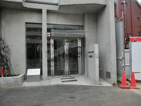 ガラス扉です