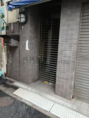 出入口付近