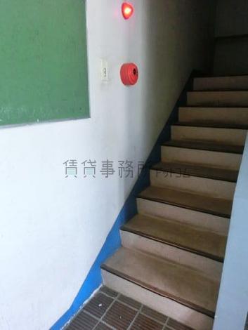 階段前の様子