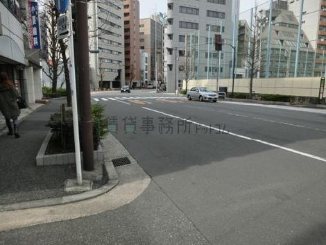 清洲橋通り沿いです