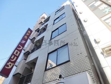 通りを一望出来ます