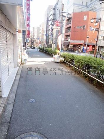植栽のある通り