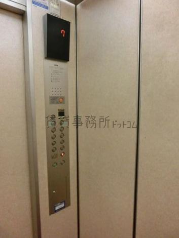 エレベーター内押しボタン