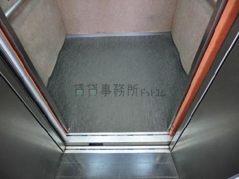 エレベーター内の写真
