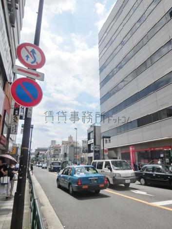 隣接する通り