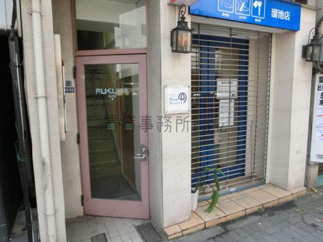 正面玄関入り口は段差はありません