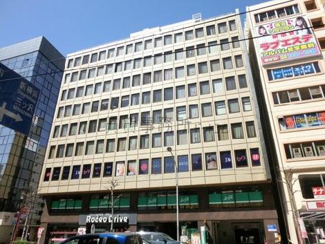 ゴージャスな雰囲気の外観