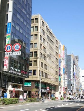 駅前通りへ通じる道