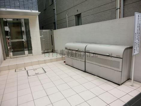 手入れの行き届いたゴミ捨て場です