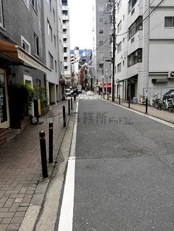 角地にございます