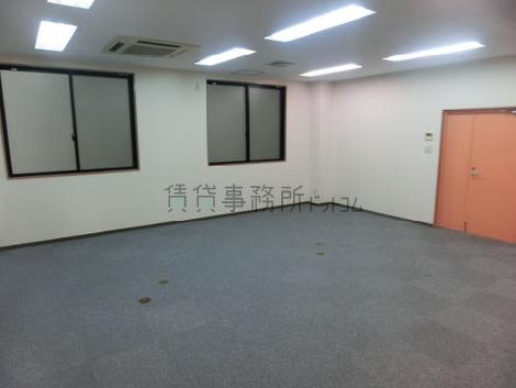 新協ビルの室内