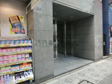 正面入口です