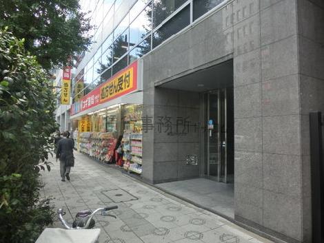 正面入口付近です