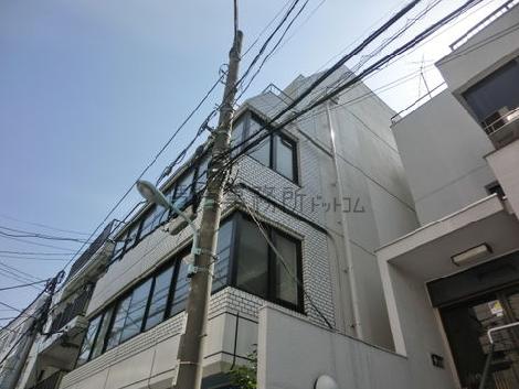 側面の外観です セットバックしています
