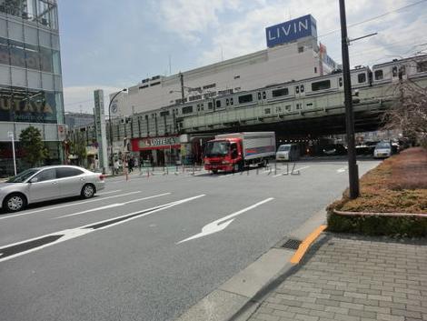 四ツ目通りです