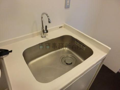 山手マンションの給湯室