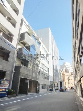 両国橋へ向かう通りです