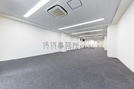 エヌワンビルの室内