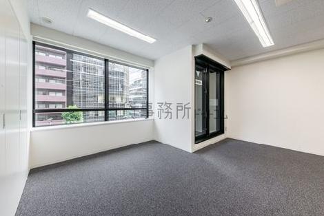 エヌワンビルの室内