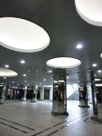 地階玄関口回り