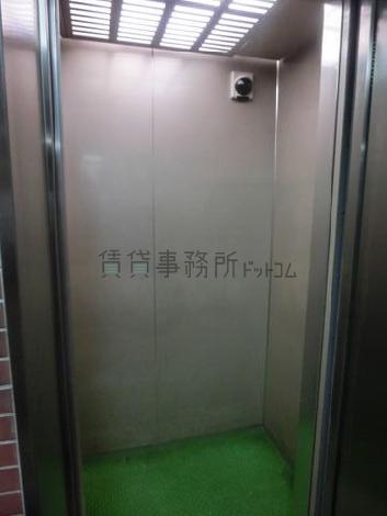 防犯カメラ付エレベーター