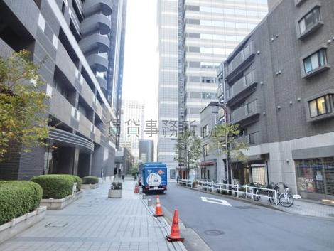 幅広い側面通り