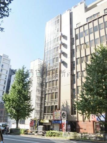 通りを一望出来ます