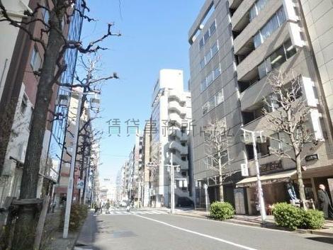 新宿一丁目北方面