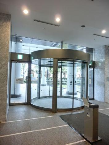 丸いデザインの玄関口