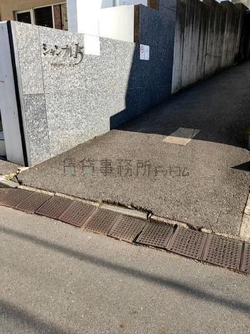 正面玄関